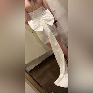 white bow dress